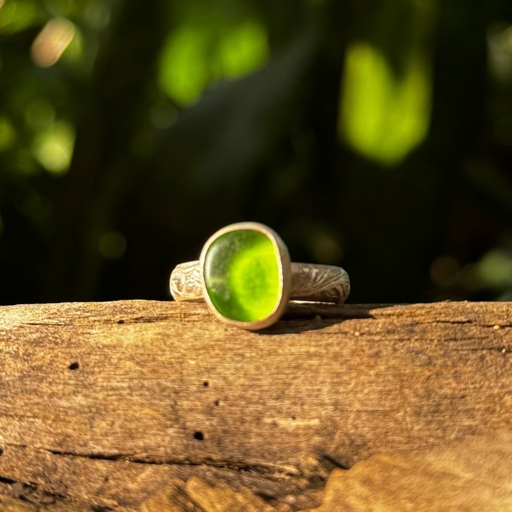 green sea glass sterling & fine silver thick floral band - Picture 1 of 3